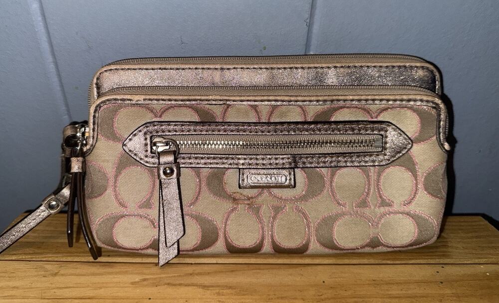 Vintage Y2K Coach Daisy Outline Signature metallic double-zip wristlet wallet